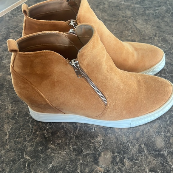 Camel brown suede boots - Picture 2 of 5